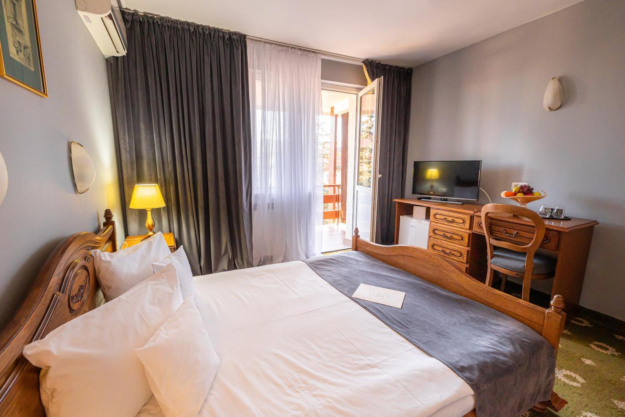 Hotel Brilliant Meses Zalău Buitenkant foto