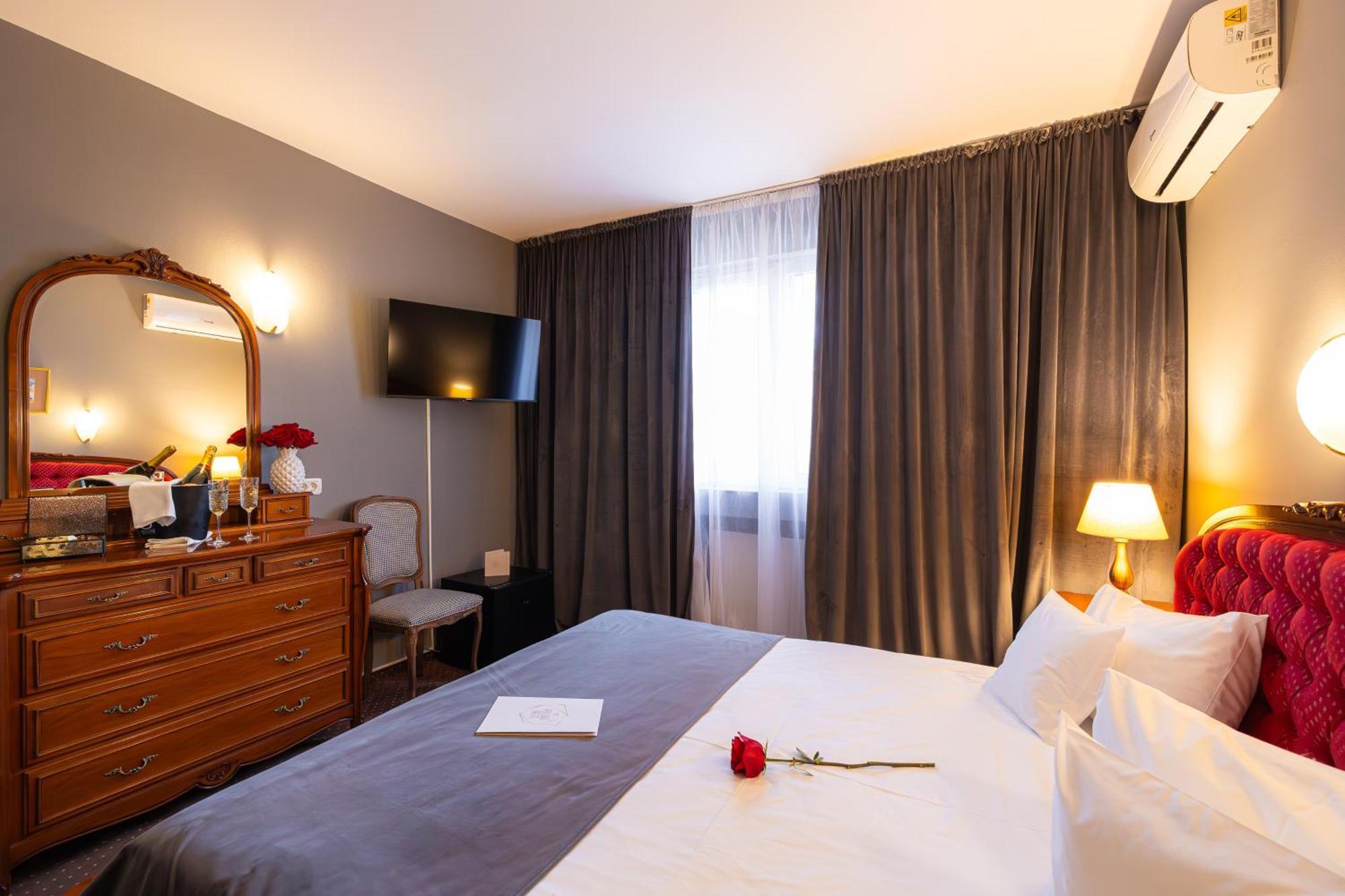 Hotel Brilliant Meses Zalău Buitenkant foto