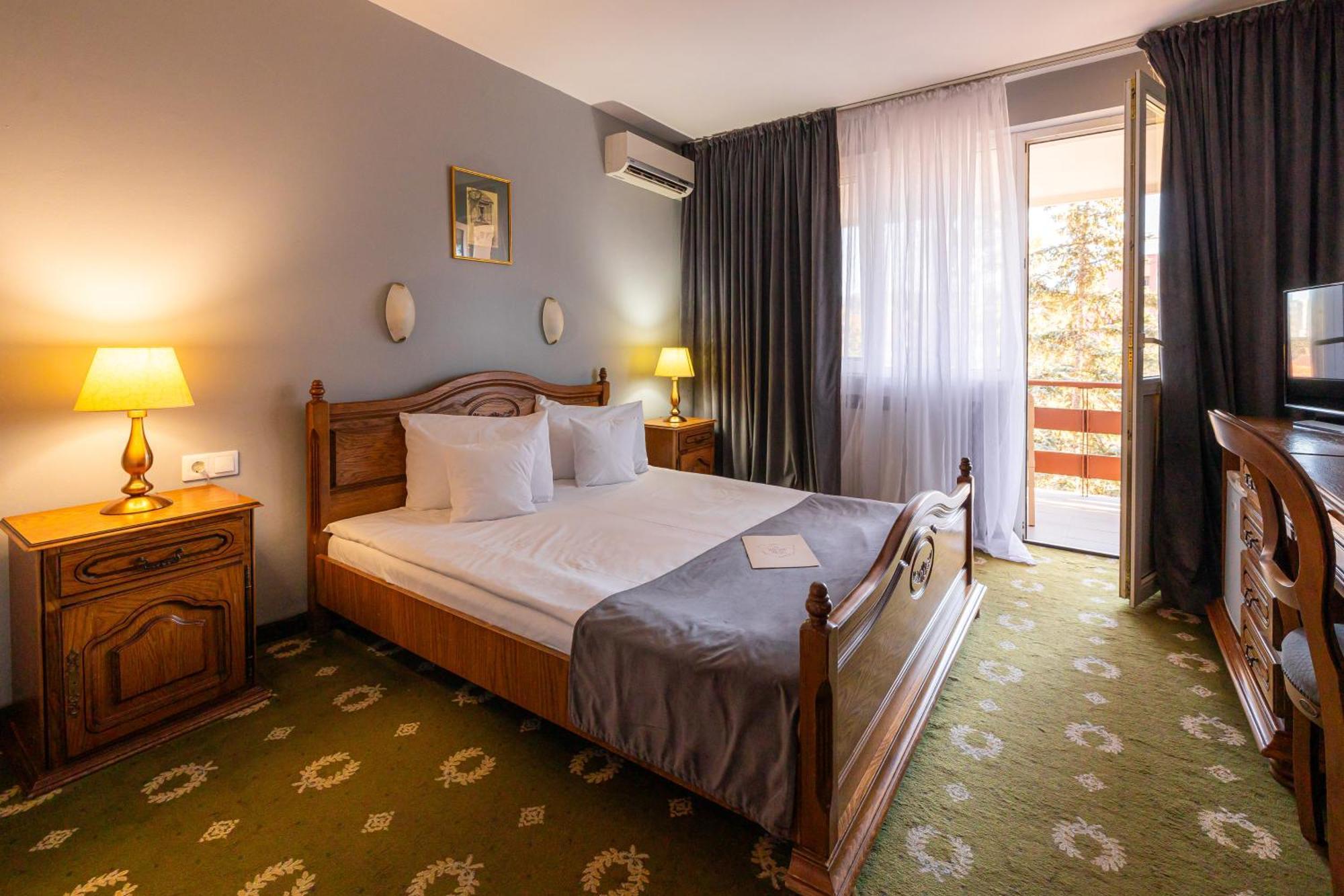 Hotel Brilliant Meses Zalău Buitenkant foto